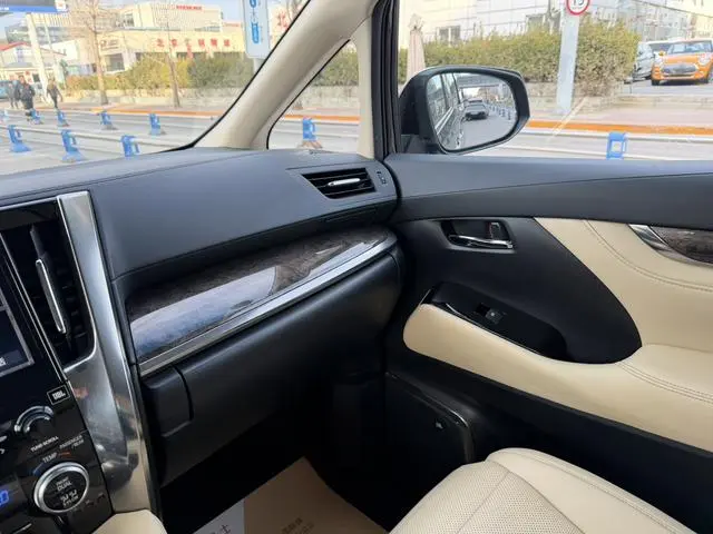 TOYOTA Wilfa Dual engine 2.5L HV Premium Edition