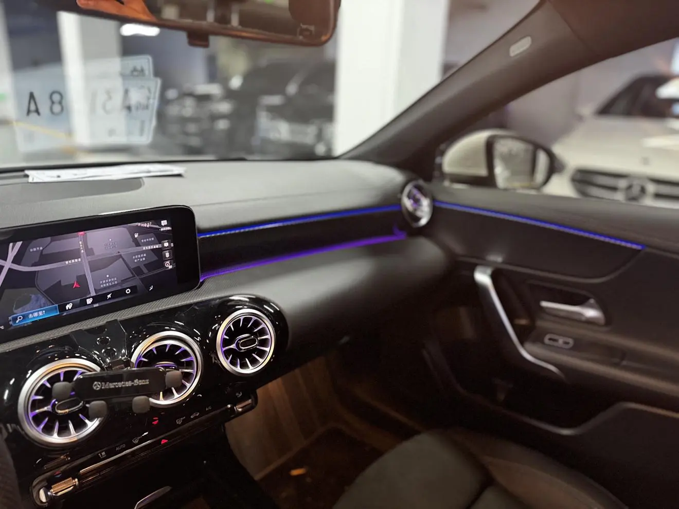 Mercedes-Benz Mercedes-Benz A-class Second facelift A 200 L sports sedan fashion version