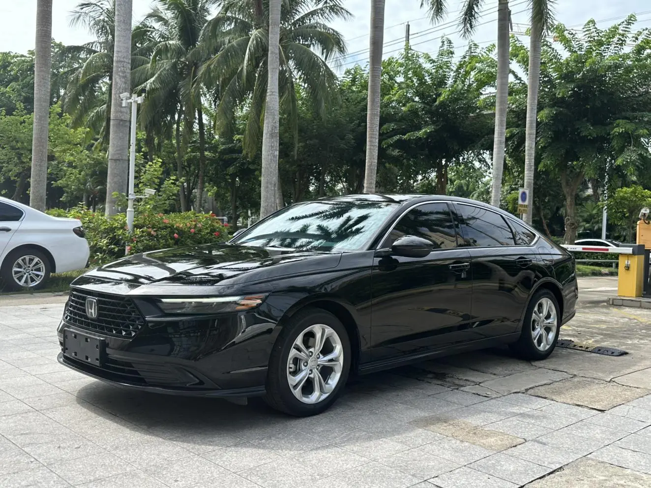 Honda Accord Rui*T Dynamic 260TURBO Deluxe Edition
