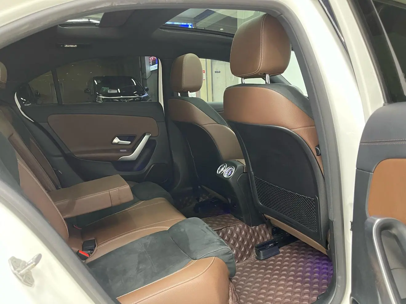 Mercedes-Benz Mercedes-Benz A-class A 200 L sports sedan fashion Version
