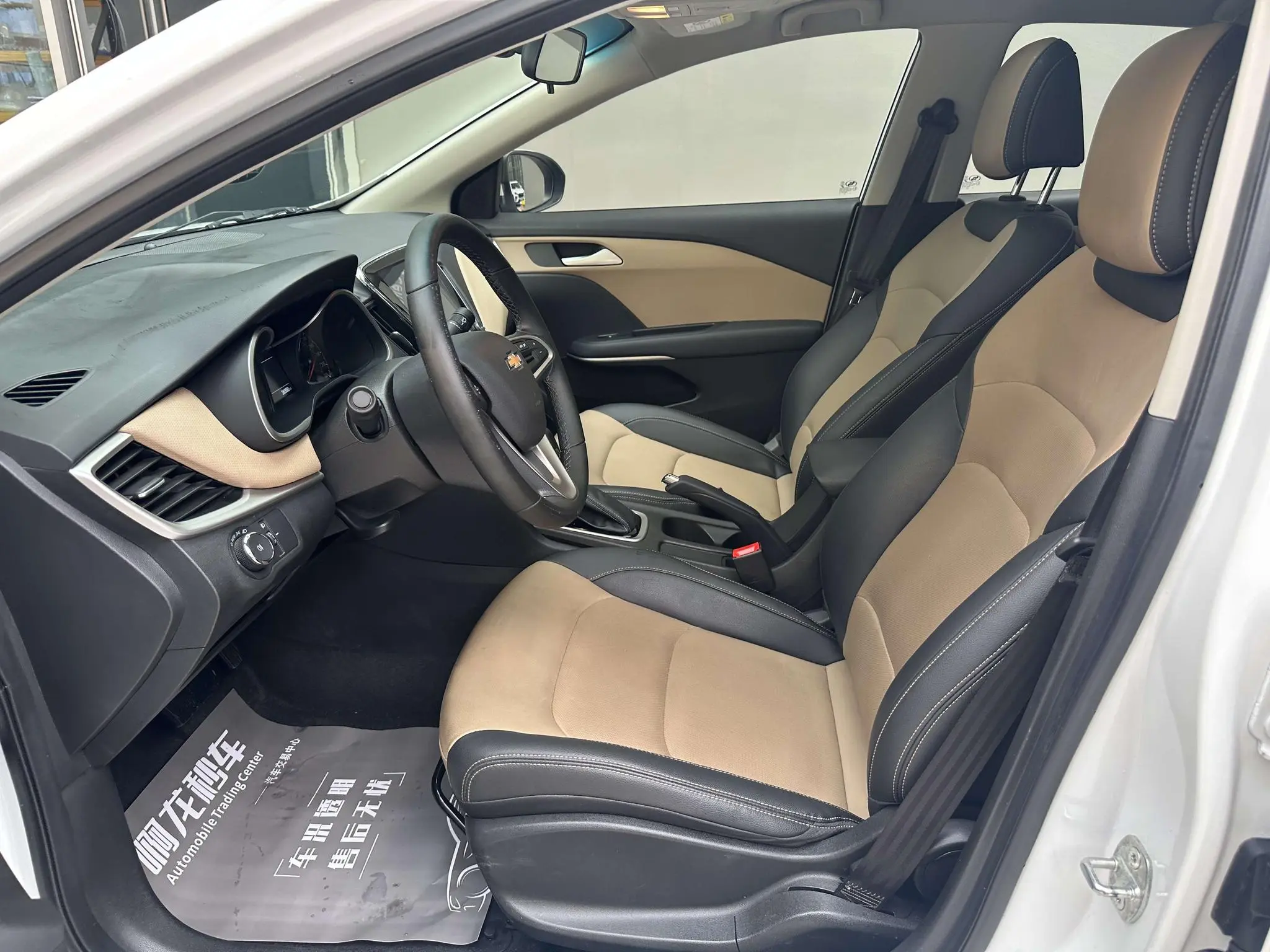 Chevrolet Cruze 320 automatic Enjoy Skylight version