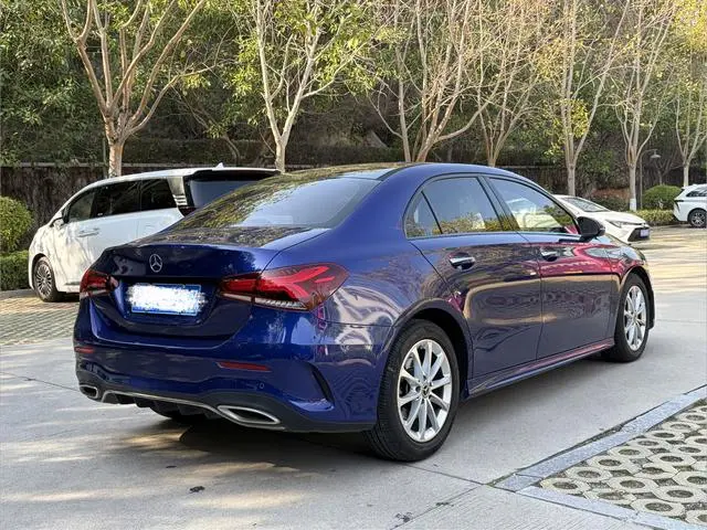 Mercedes-Benz Mercedes-Benz A-class A 200 L sports sedan