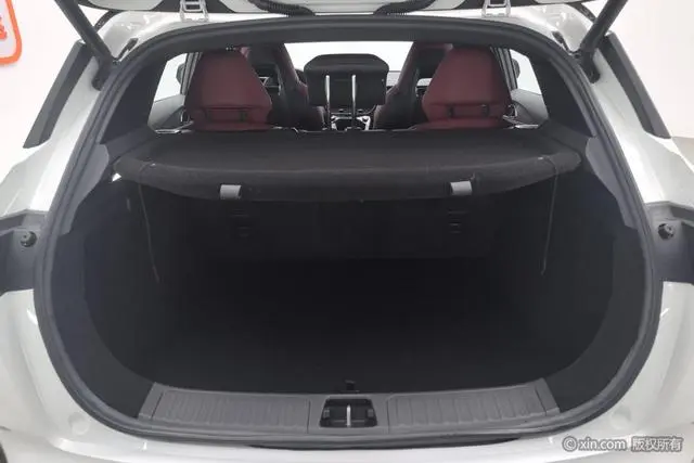 LYNK & CO Lynk 06 1.5T Jin Pro