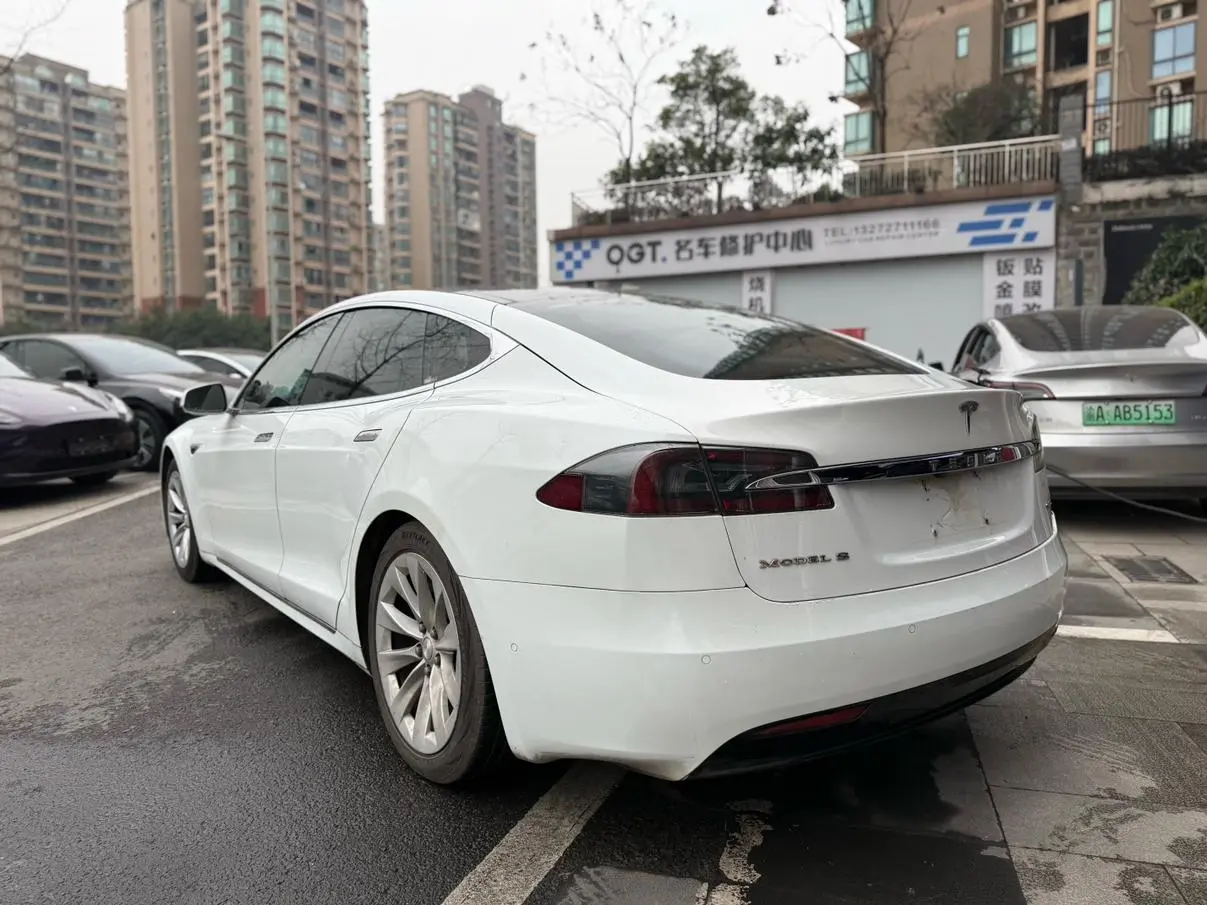 Tesla Model S 90D