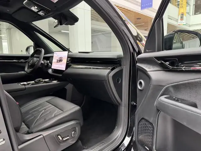 ZEEKR ZEEKR 009 Six-seater executive edition four-wheel drive 108kWh