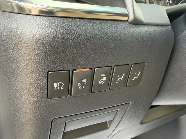 TOYOTA Elfa 3.5L Premium Edition