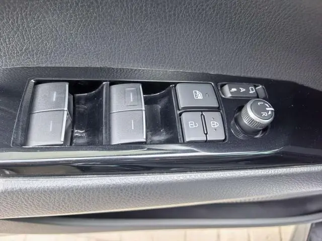TOYOTA Camry 2.5G Deluxe Edition
