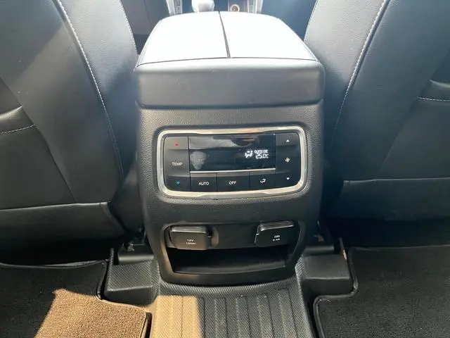 GAC Trumpchi GS8 390T two-wheel drive Luxury Zhilian Commemorative Edition