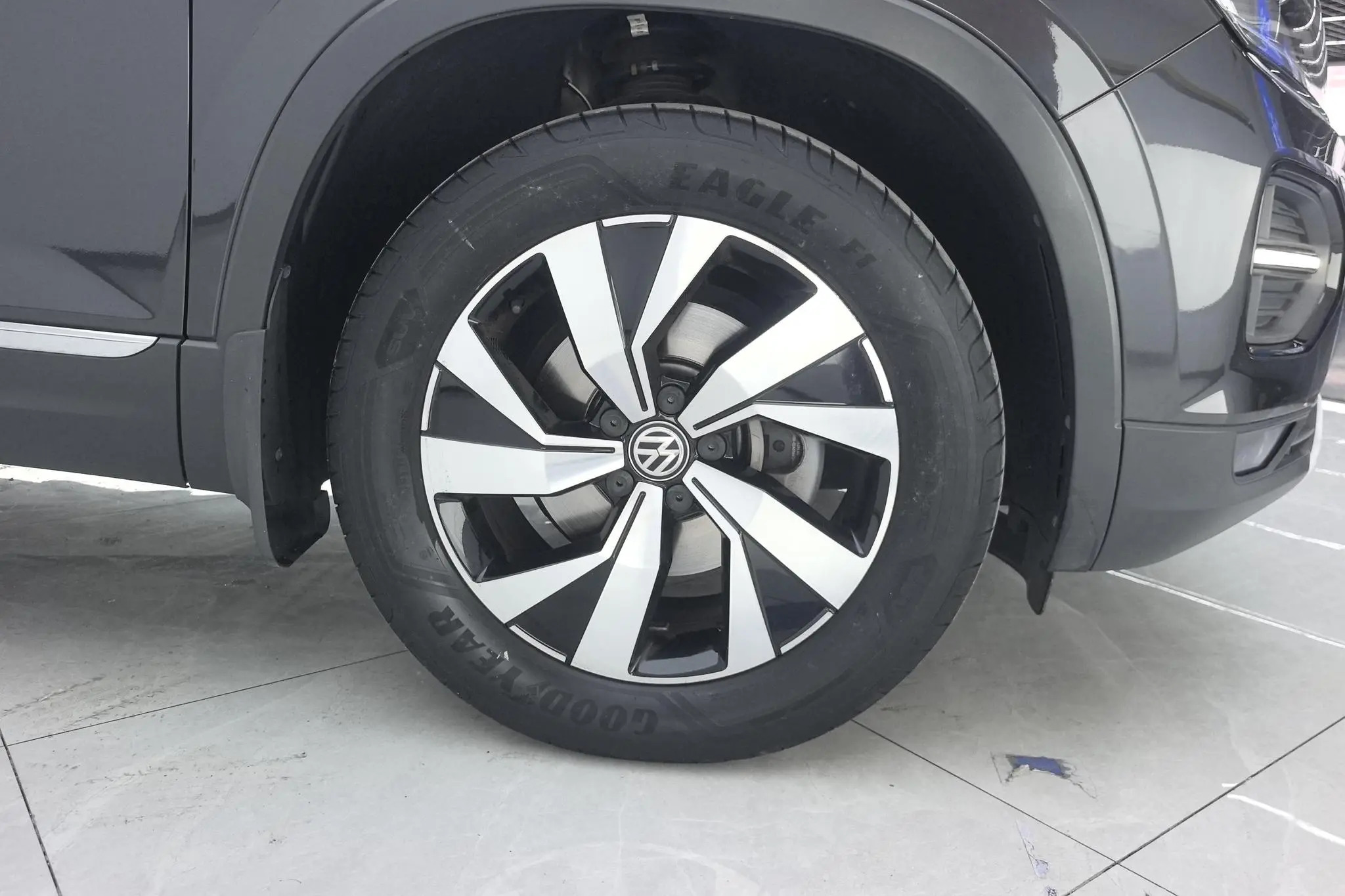 Volkswagen Tanyue 330TSI two-wheel drive luxury country VI