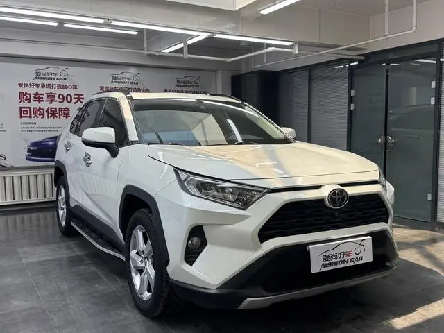 TOYOTA RAV4 Rongfang 2.0L CVT two-wheel drive fashion version