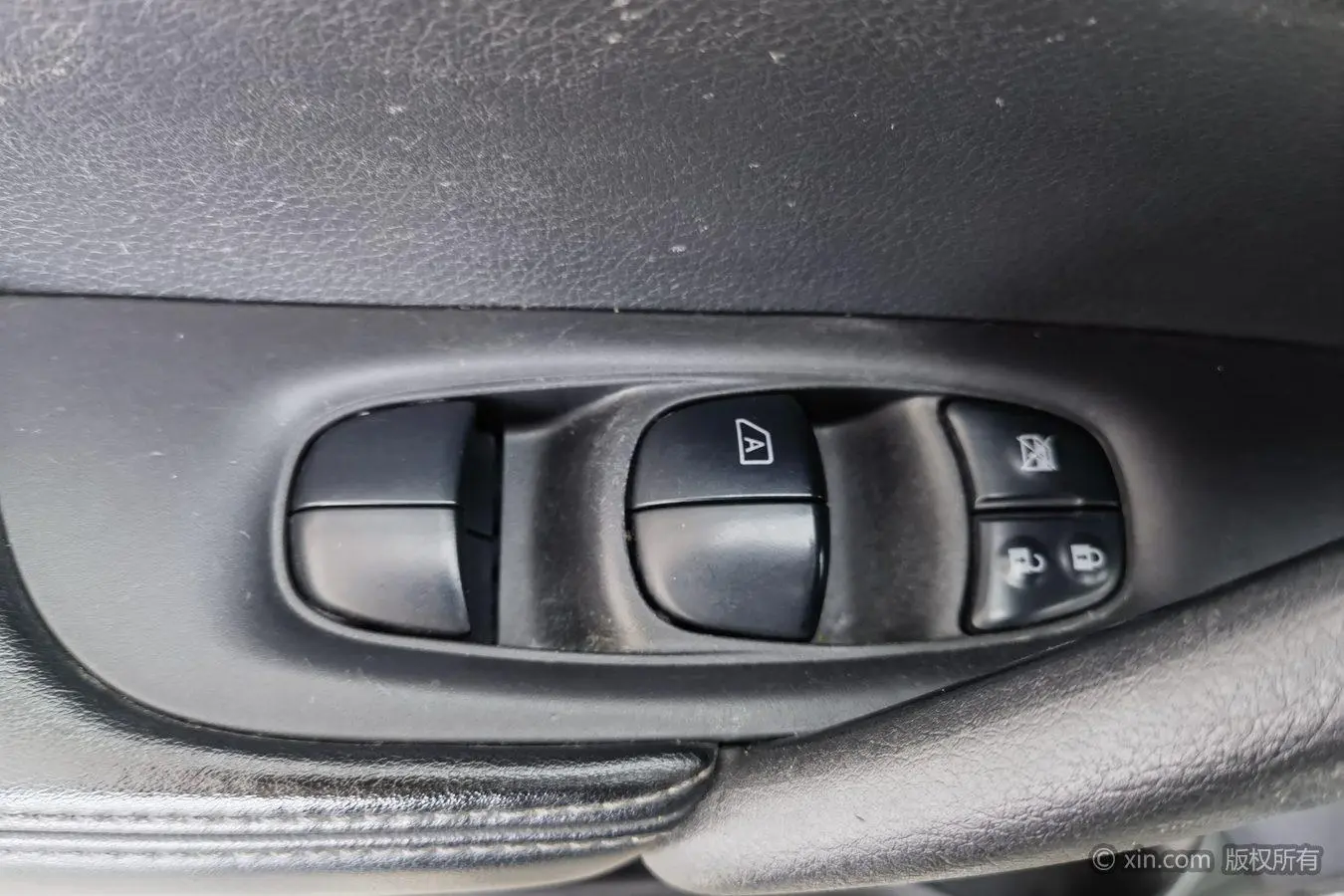 Nissan Qijun 2.0L two-wheel drive Zhilian Comfort Edition