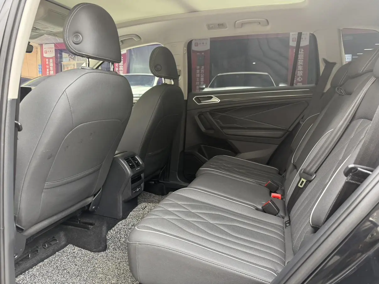 Volkswagen Tiguan L 330TSI two-wheel drive R-Line Premium edition