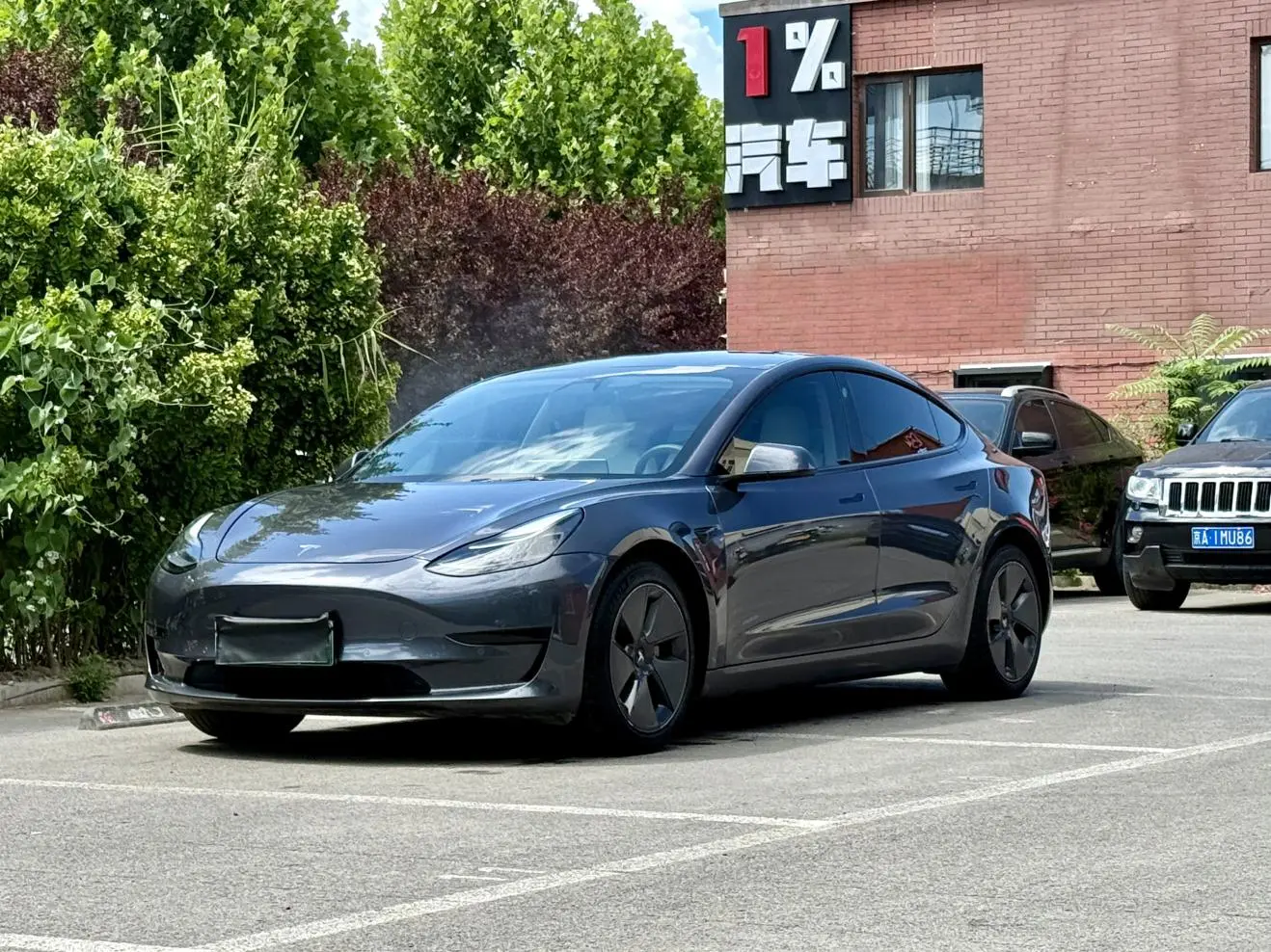 Tesla Model 3 Upgraded version of standard battery life rear drive
