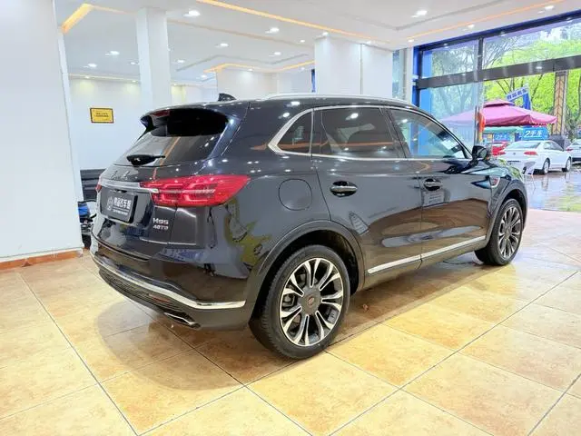 Hongqi Hongqi HS5 2.0T Zhilian flag collar four-wheel drive version
