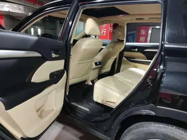 TOYOTA Highlander 2.0T four-wheel drive deluxe edition 7-seater Country VI