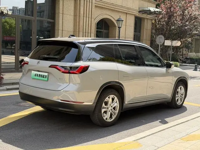NIO NIO ES8 450KM six-seater version