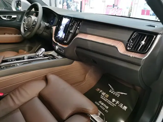 Volvo Volvo XC60 PHEV T8 four-wheel drive long battery life Zhiyuan Deluxe Edition