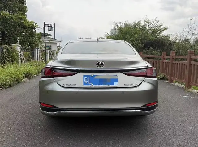 Lexus Lexus ES 200 Excellent Edition