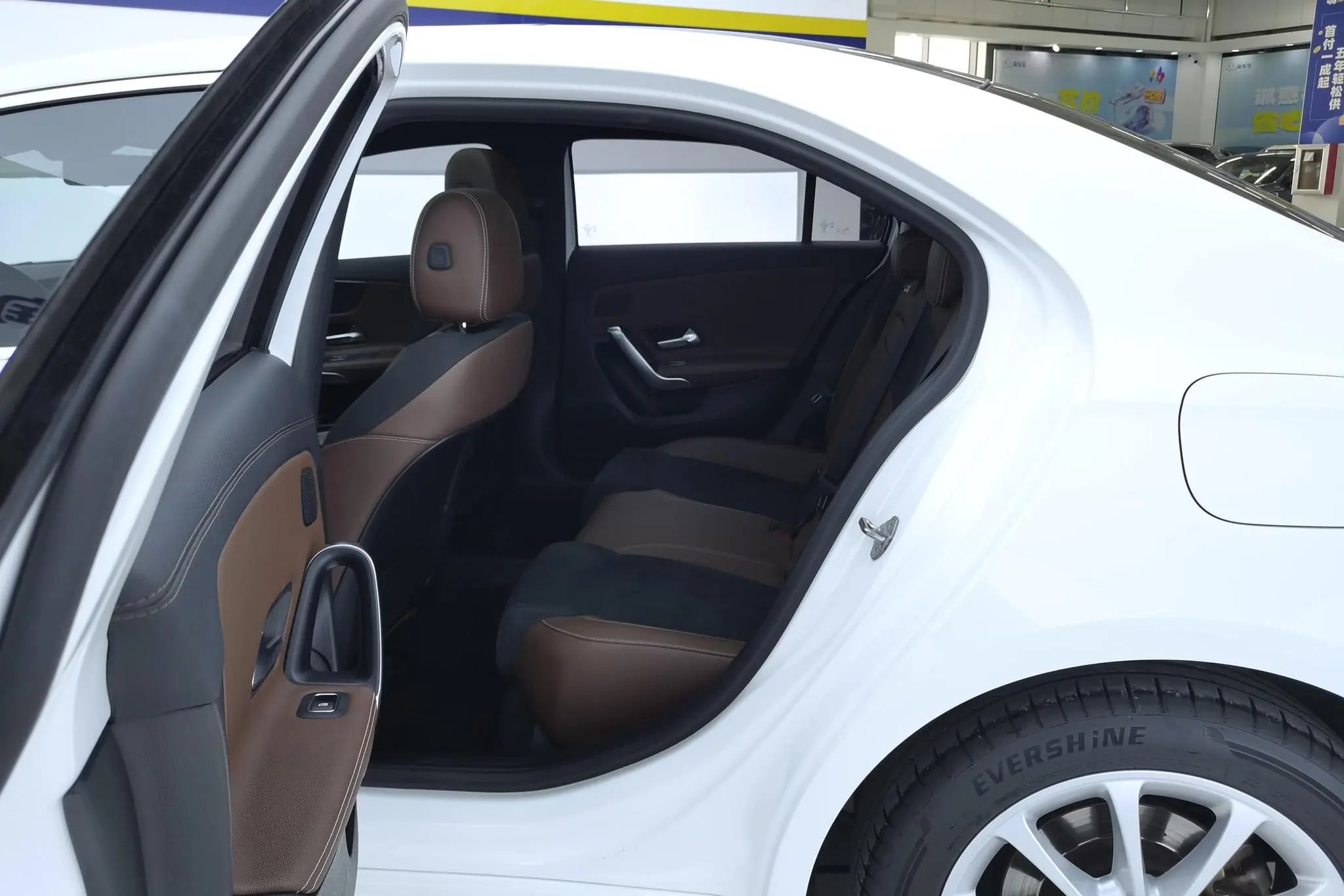 Mercedes-Benz Mercedes-Benz A-class A 200 L sports sedan
