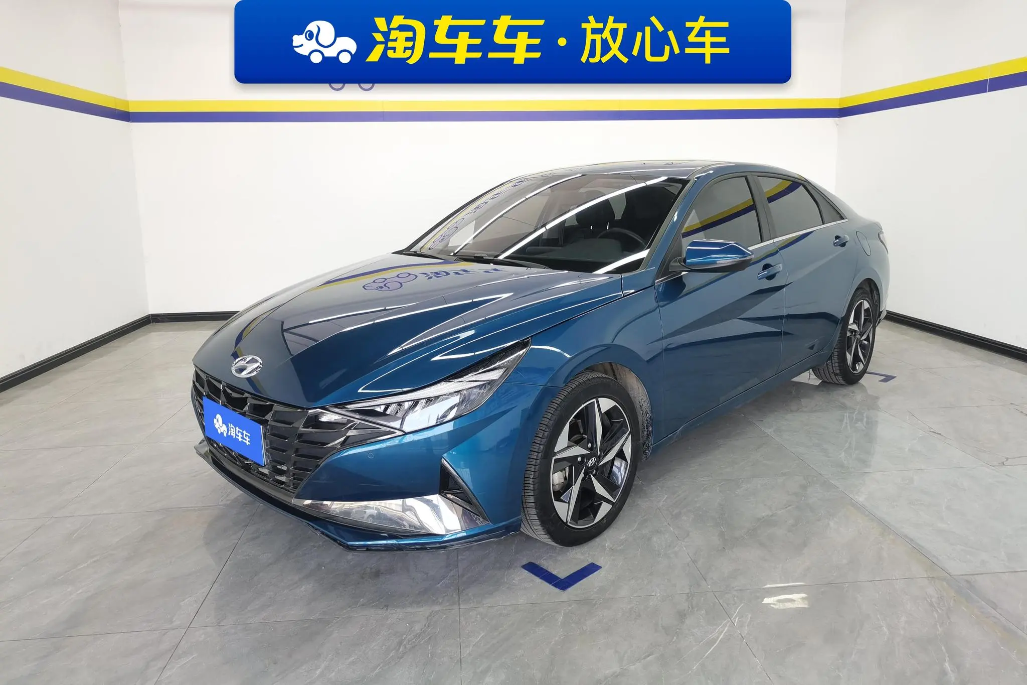 Hyundai Elantra 1.5L CVT LUX Premium Edition