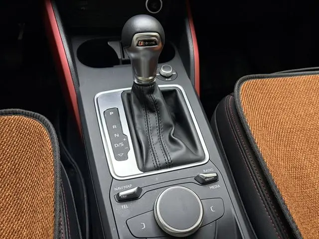 Audi Audi Q2L 35TFSI fashion dynamic country VI