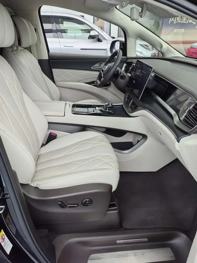 Denza Denza D9 DM Smart driving version 1020 four-wheel drive flagship model