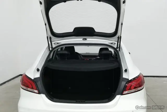 MG MG6 20T Automatic Trophy Competitive Edition + BOSE Audio Deluxe Set
