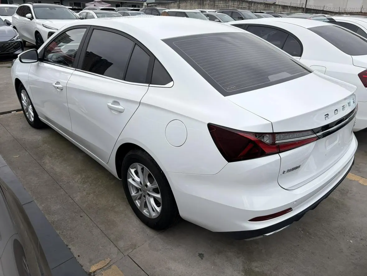 Roewe Roewe i5 1.5L CVT Premium Edition