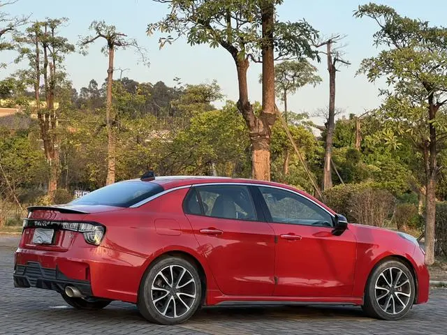 LYNK & CO Lynk 03 1.5TD DCT Jin Pro