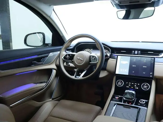 Jaguar Jaguar XFL 2.0T P250 two-wheel drive Exclusive Deluxe Edition