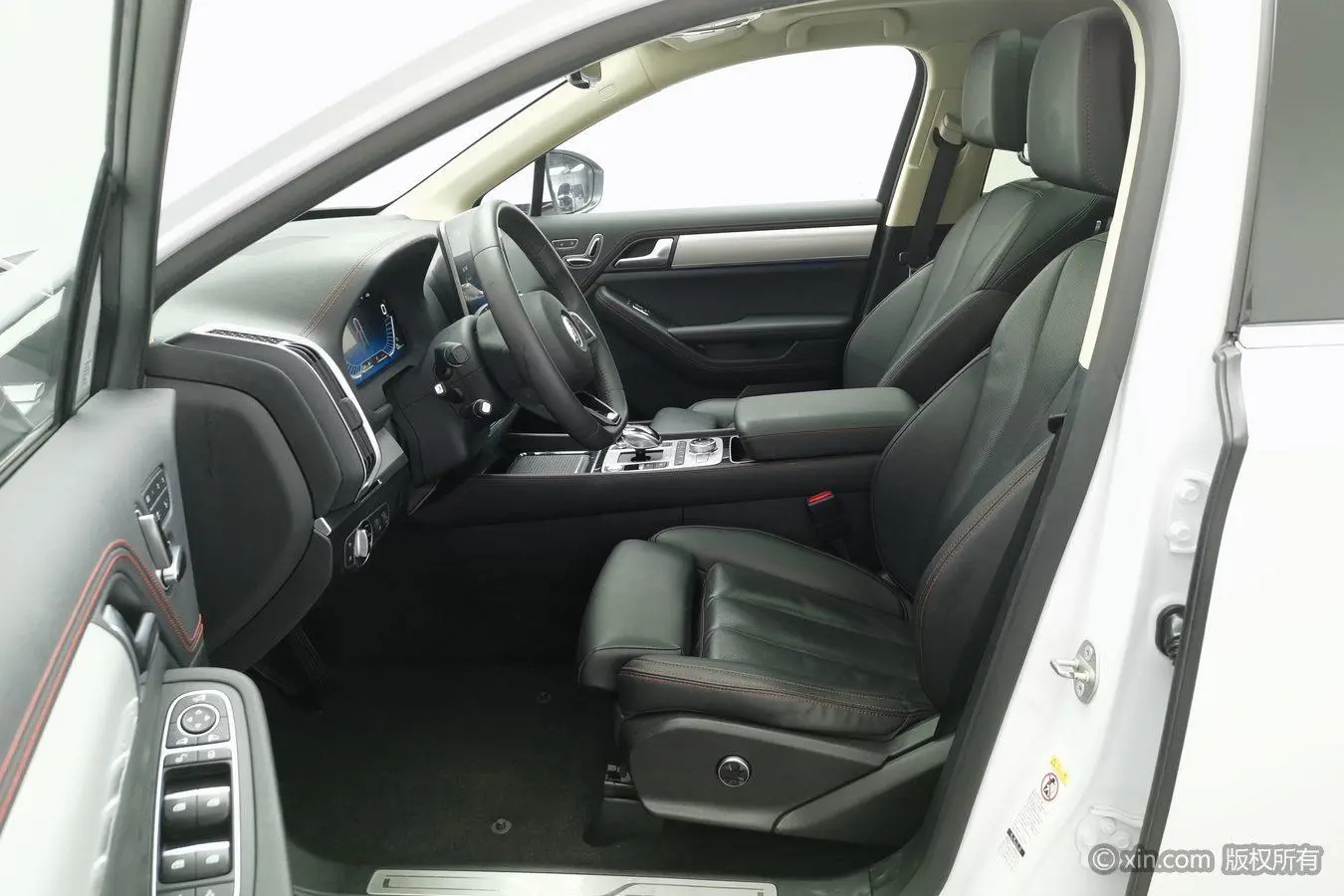 BYD Tang DM DM 2.0T full-time four-wheel drive Zhilian Chuangling 5-seater country VI