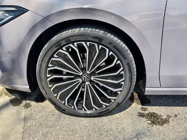 Volkswagen Passat Pro 380TSI Dragon Edition