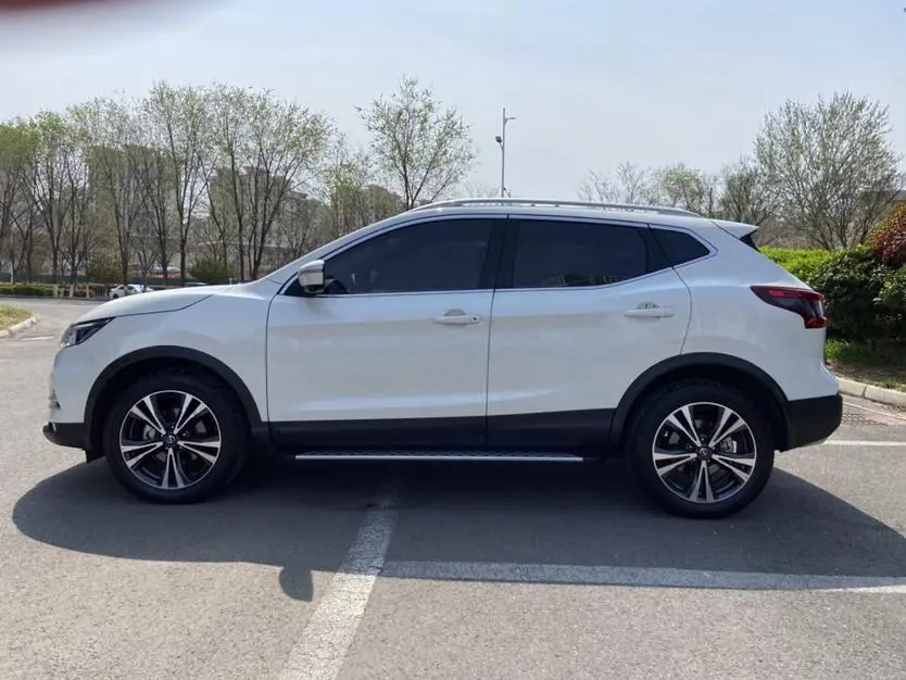 Nissan Qashqai 2.0L XV Prem.Deluxe Edition