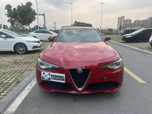 Alfa Romeo Giulia 2.0T 200HP Elite Edition