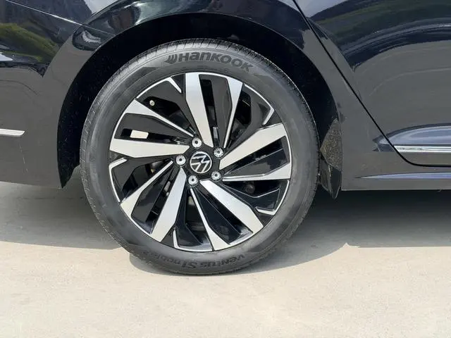 Volkswagen Passat 330TSI Elite Edition