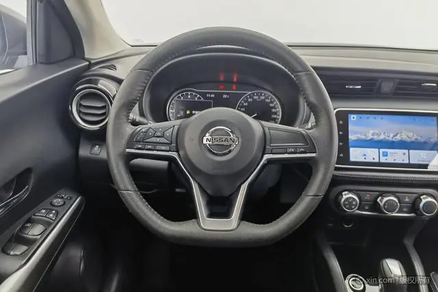 Nissan Jinke 1.5 L XV CVT Zhilian Deluxe Edition