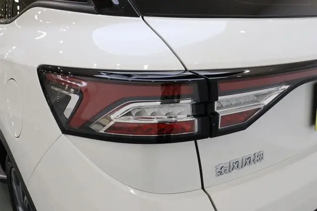 Dongfeng Fengshen Dongfeng Fengshen AX7 PRO 1.6T Automatic Glory Edition