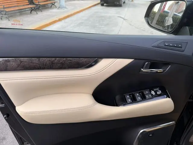 TOYOTA Wilfa Dual engine 2.5L HV Premium Edition