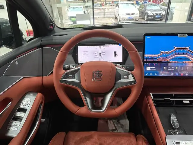 BYD Tang L DM DM-p 175KM four-wheel drive drone player version