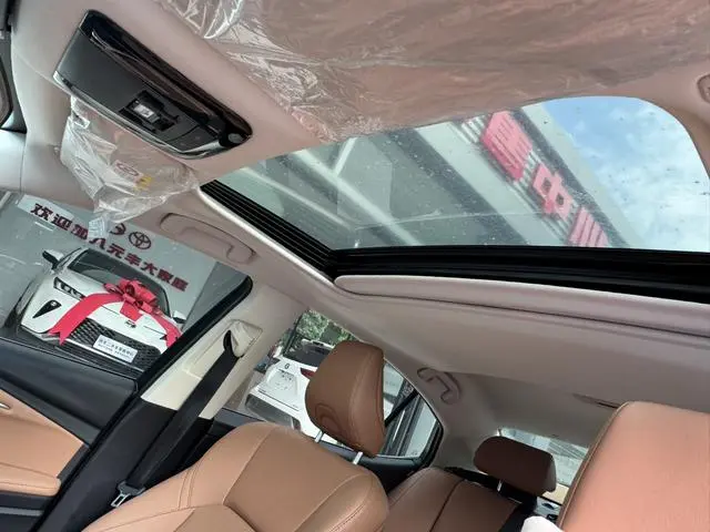 TOYOTA Camry Dual Engine 2.0 HGVP Deluxe Edition