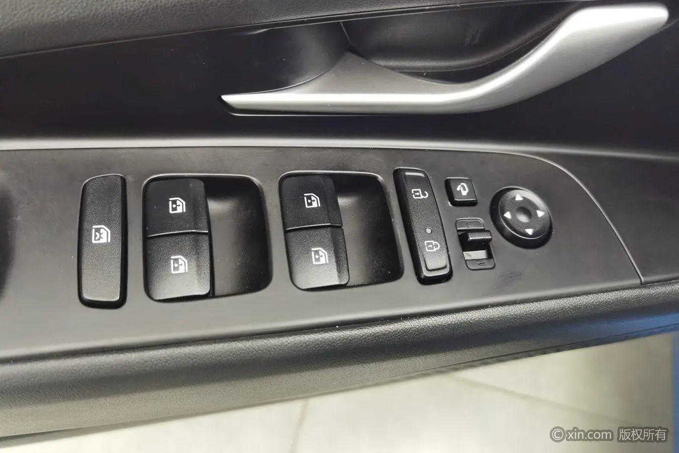 Hyundai Elantra 1.5L CVT LUX Premium Edition