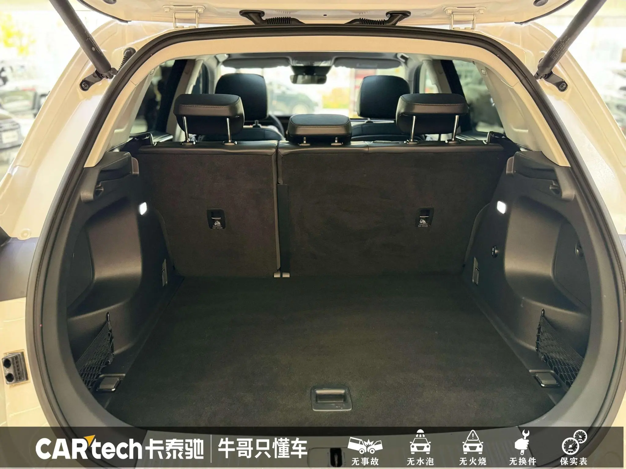 Hongqi Hongqi HS5 Facelift 2.0T Zhilian flag enjoy four-wheel drive version