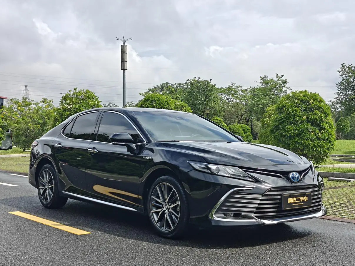 TOYOTA Camry Dual Engine 2.5HG Deluxe Edition