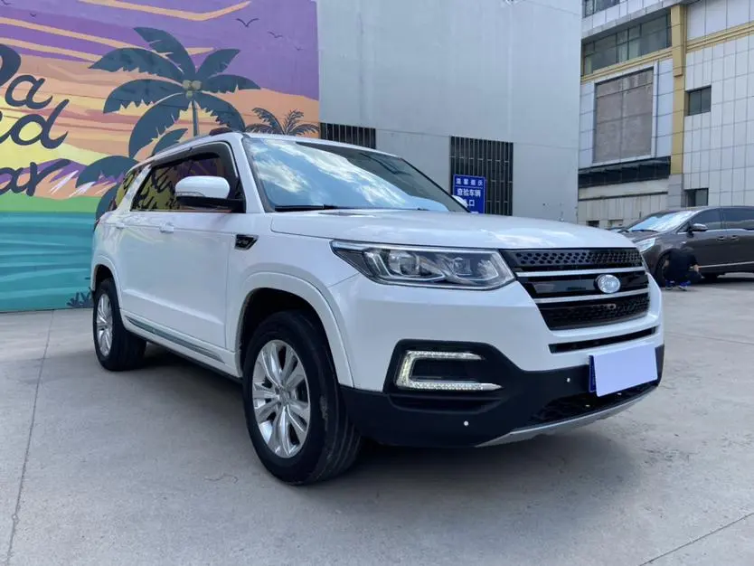 Changan Changan CS95 2.0T two-wheel drive Zhiyuan version