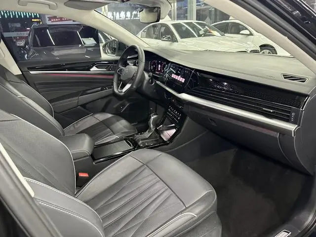 Volkswagen Passat 330TSI Starry Sky Deluxe Edition
