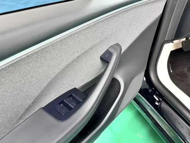 Tesla Model 3 Rear-wheel drive version