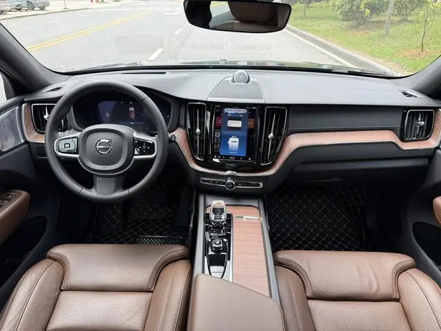 Volvo Volvo XC60 PHEV T8 four-wheel drive long battery life Zhiya Deluxe Edition