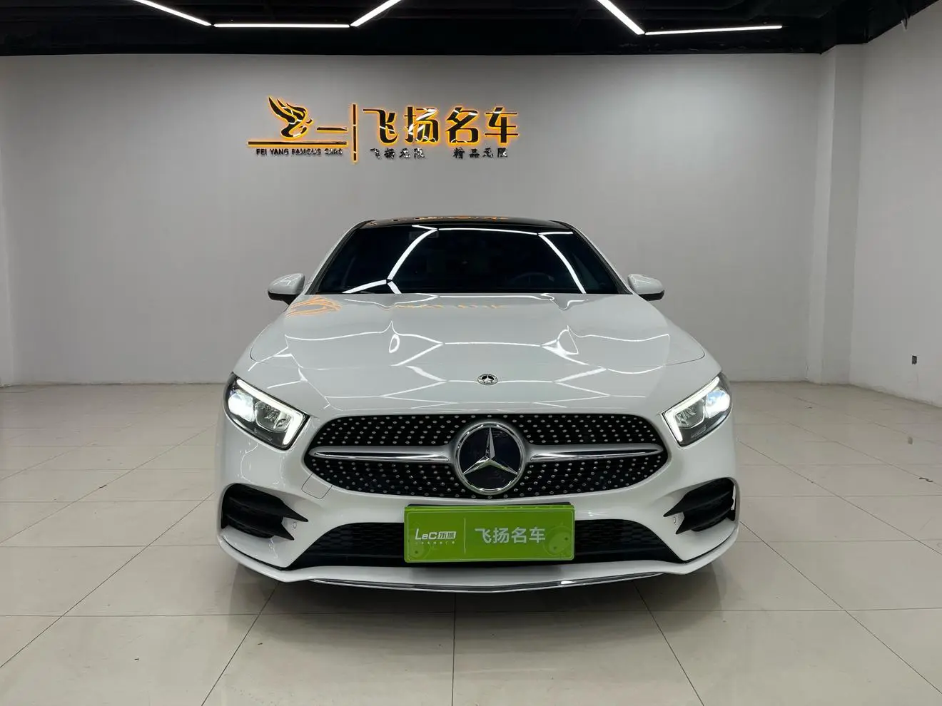 Mercedes-Benz Mercedes-Benz A-class A 200 L sports sedan fashion Version