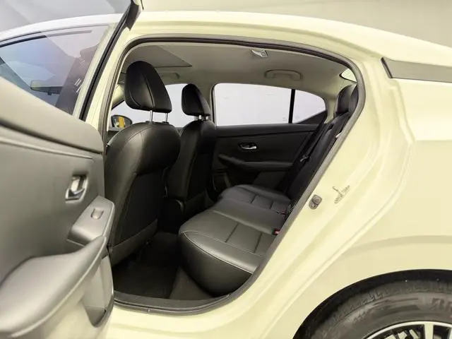 Nissan Xuan Yi 1.6L XL CVT Enjoy Edition