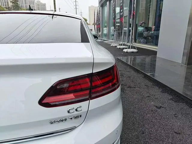 Volkswagen Volkswagen CC 330TSI Charm Edition Country VI